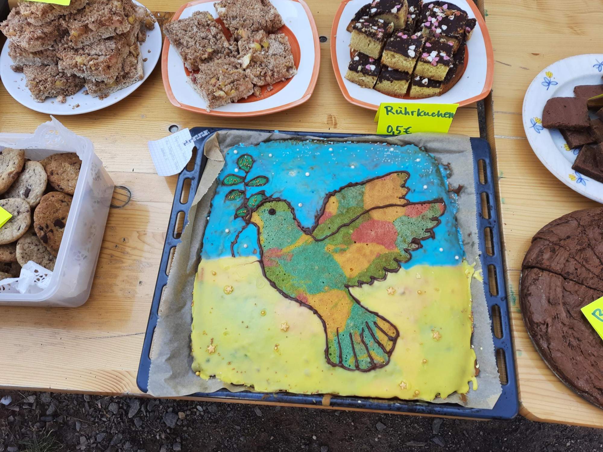 Wir helfen mit – Kuchenverkauf für die Ukraine